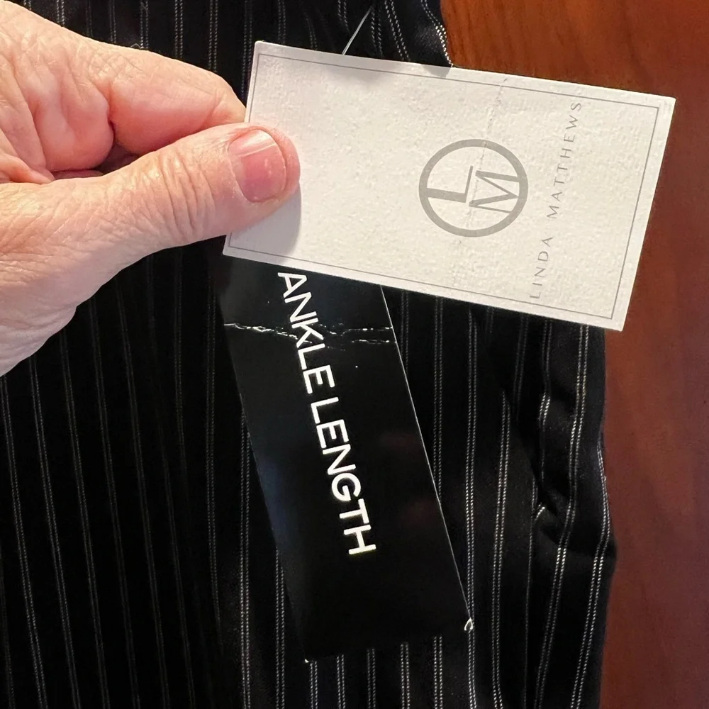 NWT Linda Matthews Black/White Pinstripe Stretch Pants w/Tie Belt - 16